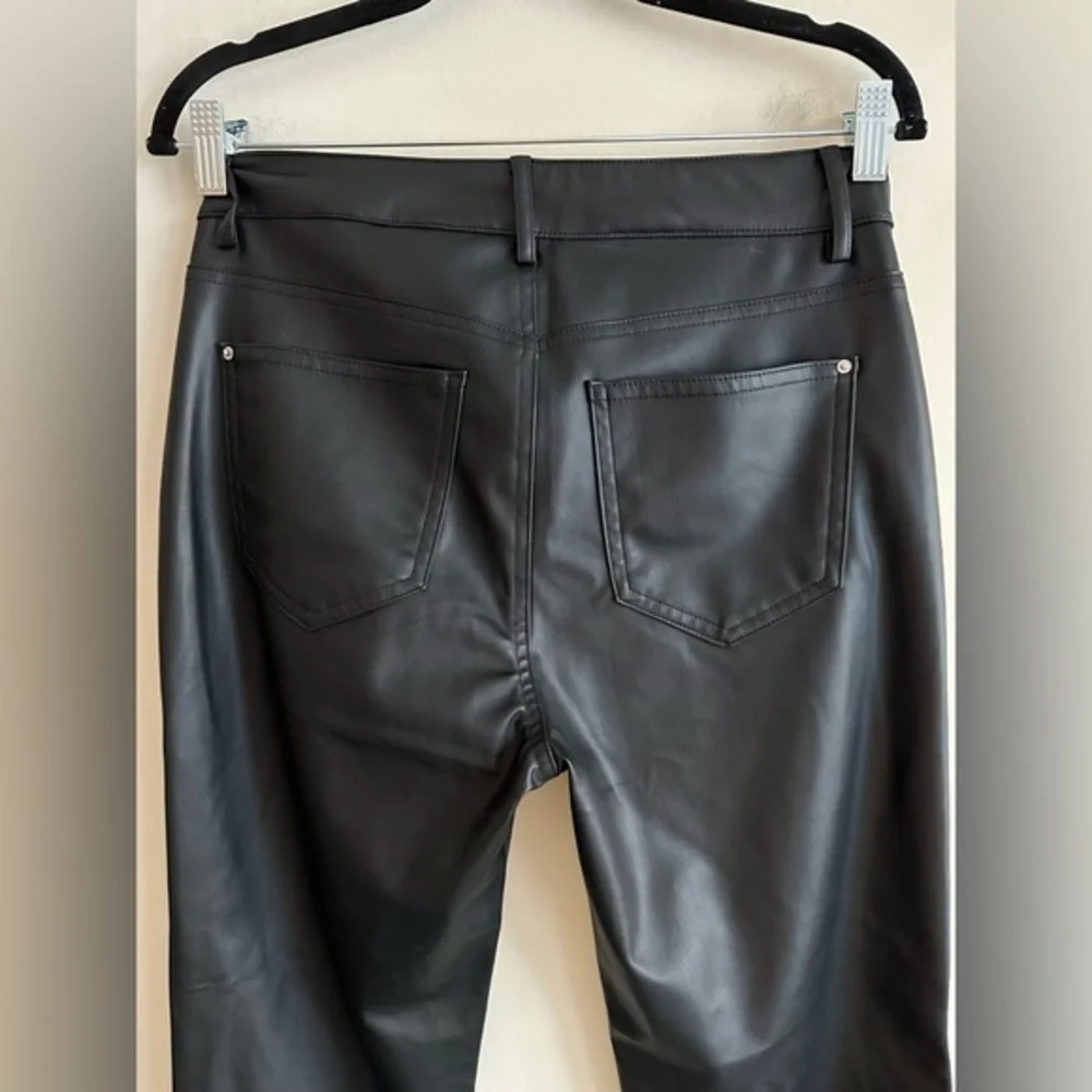 BLOGGERS FAVORITE NWT Zara Faux Leather Mini Flared Pants - Picture 15 of 15